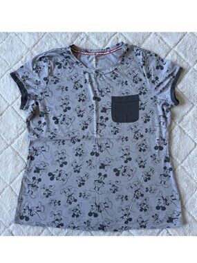 Disney Parks | Short Sleeve Mickey Mouse Pocket Tee | Size Extra Extra Large